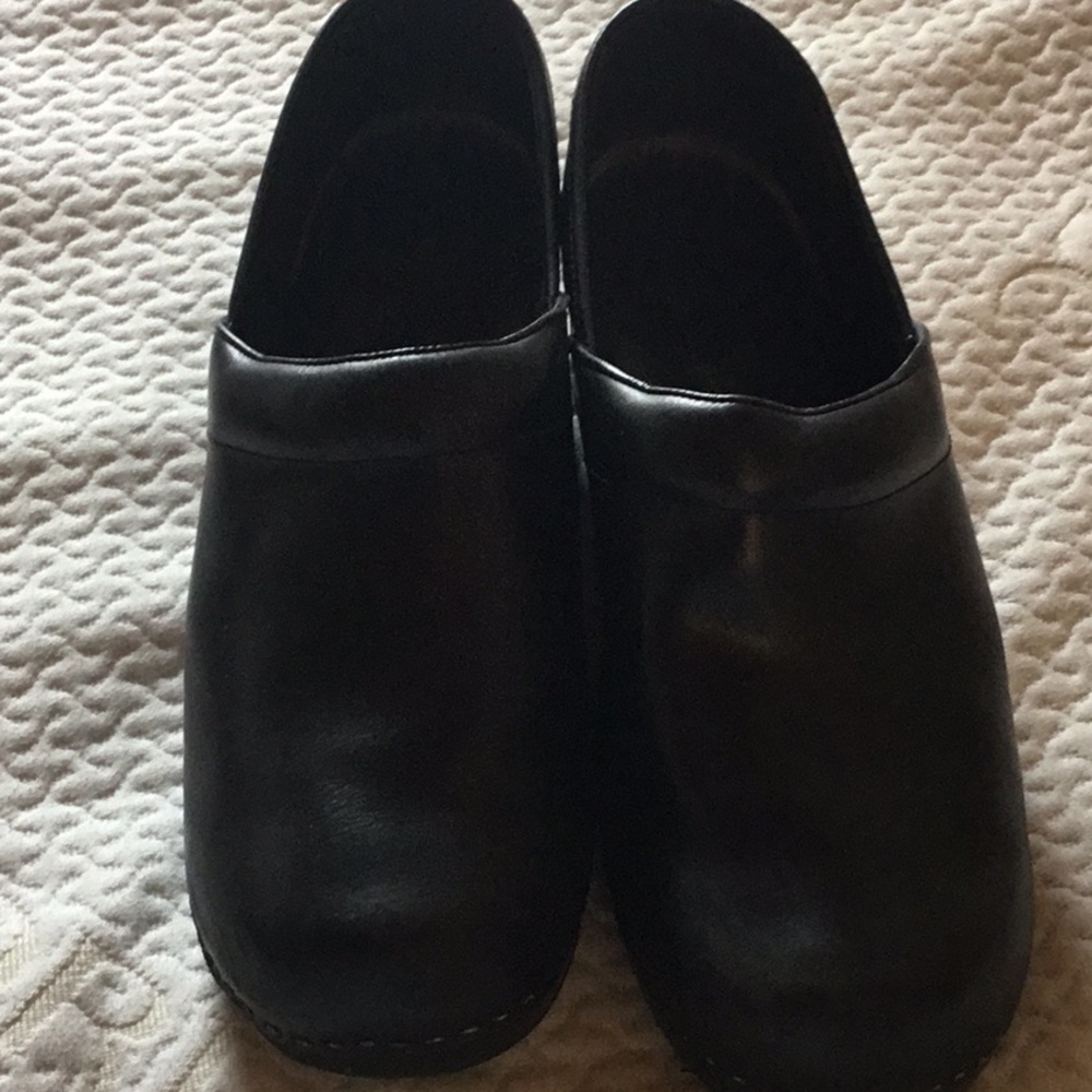 LL Bean Woman’s Clogs